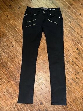 Black Skinny Jeans with Zipper Accents